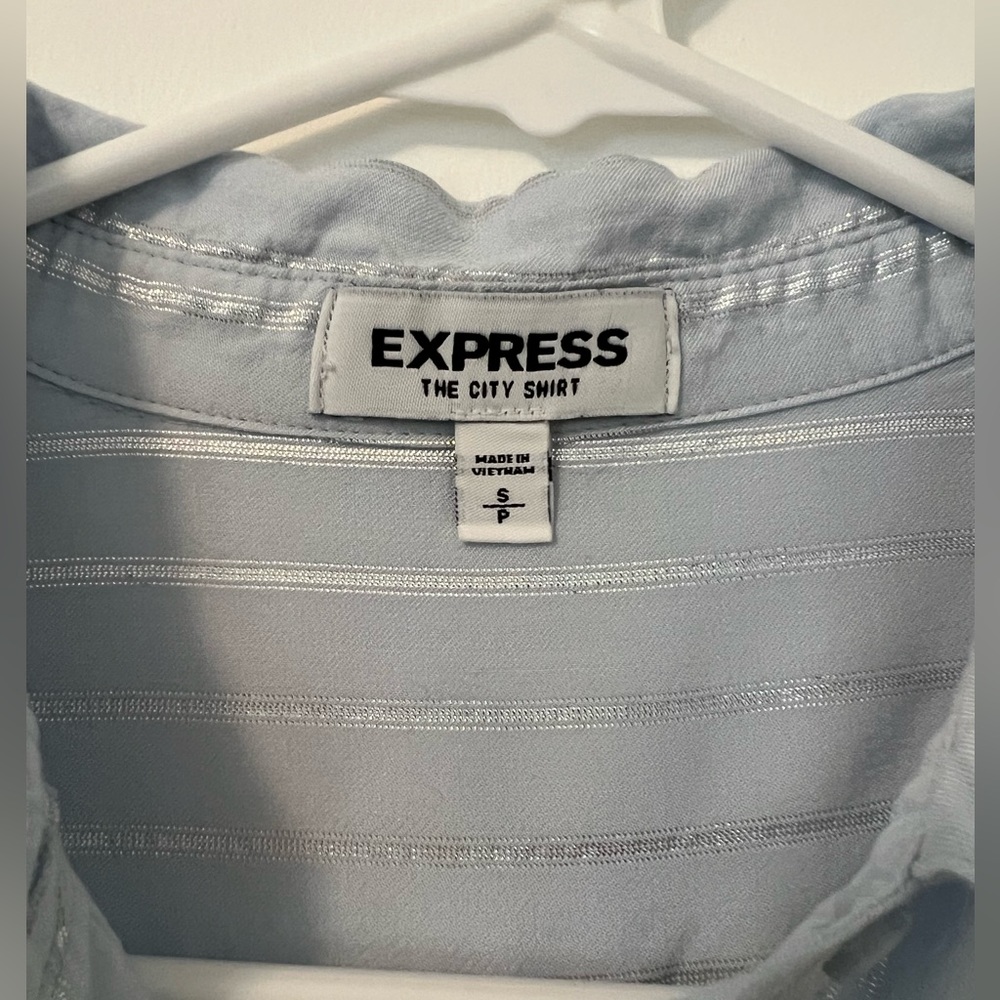 Express Button Up - Picture 2 of 4